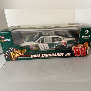 Winners Circle NASCAR #88 Dale Earnhardt Jr Mountain Dew 1:24 Scale Diecast